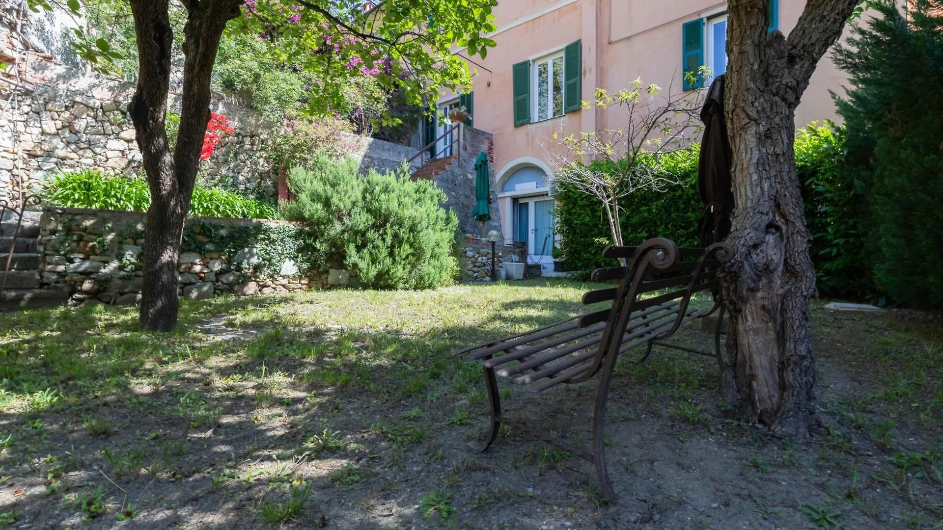 Villa Salvarezza Noli Bed & Breakfast